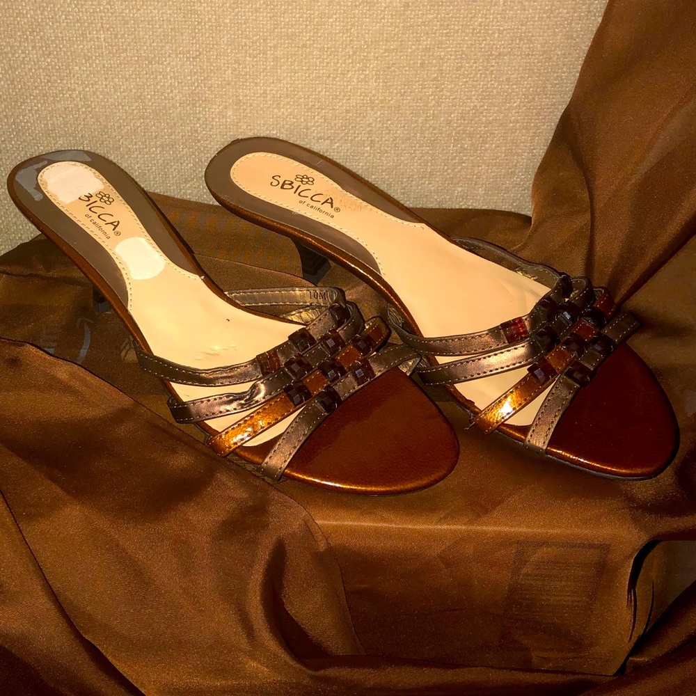 Cute strappy sandal